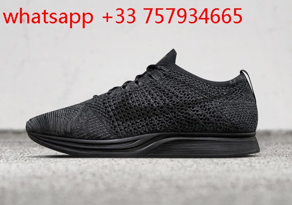 nike flyknit racer noir